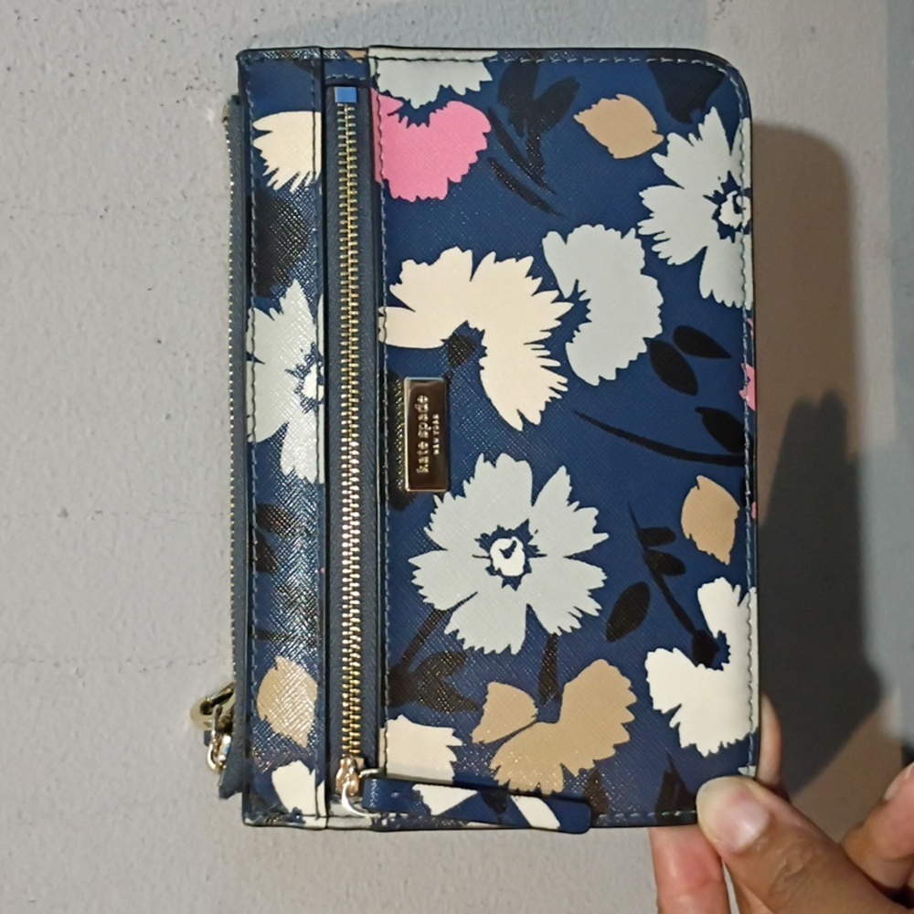 Kate Spade, NWOT, Women's, Floral Wristlet/ Clutch, Zipper Closure, Color Blue - Picture 2 of 5